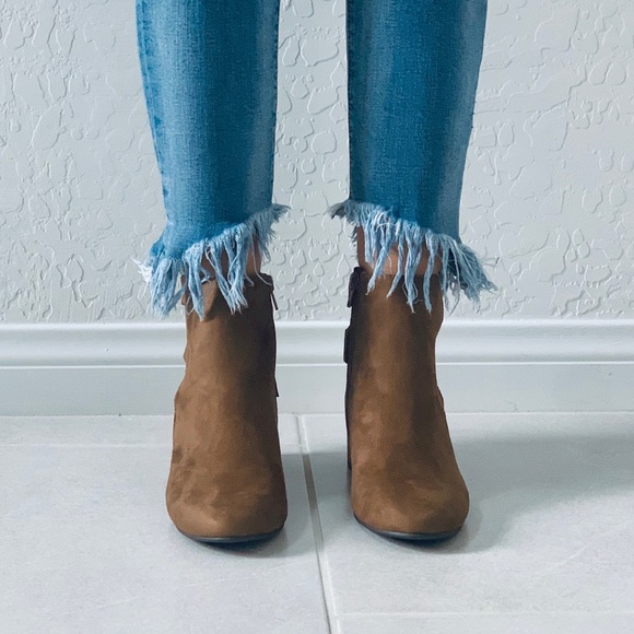 NIB Cognac Back Lace Fringe Tassel Ankle Bootie - Picture 6 of 7